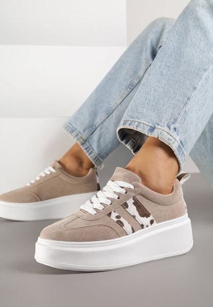Ciemnobeżowe Sneakersy Klasyczne Tenisówki na Grubej Podeszwie z Koturnem i Paskami Ozdobionymi Printem w Łaty Adessia. Brązowe trampki i tenisówki damskie Renee, bez wzorów, z jeansu, bez zapięcia. Za 99.99 zł.