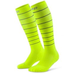 Męskie długie skarpety do biegania kompresyjne odblaskowe PRO Run CEP. Żółte skarpety męskie CEP, bez wzorów, z elastanu. Za 244.00 zł.