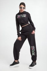 Spodnie dresowe damskie VERSACE JEANS COUTURE. Spodnie dresowe damskie Versace Jeans Couture, bez wzorów, z dresówki. W wyprzedaży za 752.07 zł.