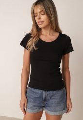 Czarny Gładki T-shirt Bawełniany o Prostym Kroju z Okrągłym Dekoltem Chaffello. Czarne t-shirty damskie Born2be, l, z aplikacjami, z bawełny, klasyczne, bez kołnierzyka, bez ramiączek. Za 29.99 zł.