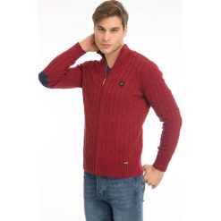 Kardigan w kolorze bordowym. Czerwone swetry męskie Denim Culture, l, bez wzorów, z bawełny, bez kołnierzyka, bez ramiączek. W wyprzedaży za 149.95 zł.