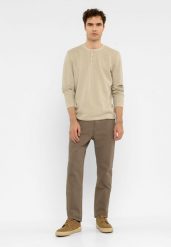 Ciemnobeżowe jeansy, Slim Fit, D-QUBE. Brązowe spodnie materiałowe męskie Volcano, bez wzorów, z bawełny. Za 169.99 zł.