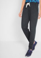 Spodnie dresowe z wygodnym paskiem. Czarne spodnie dresowe damskie bonprix, bez wzorów, z dresówki, sportowe. Za 89.99 zł.