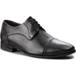 Półbuty GINO ROSSI - Aroldo MPC773-525-E100-9900-0 99. Czarne buty wizytowe męskie Gino Rossi, bez wzorów, ze skóry, bez obcasa, bez zapięcia. W wyprzedaży za 199.00 zł.