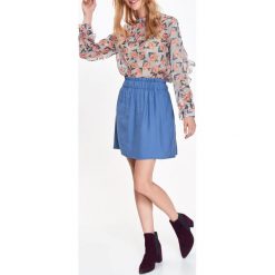 MINI SPÓDNICZKA DAMSKA. Niebieskie spódnice damskie TOP SECRET, na co dzień, na jesień, bez wzorów, z tkaniny, mini. W wyprzedaży za 59.99 zł.