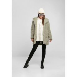Płaszcz damski Urban Classics oversized sherpa. Białe płaszcze damskie Urban Classics, m, bez wzorów, z tkaniny, bez kołnierzyka, bez kaptura. Za 304.00 zł.