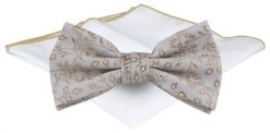 Mucha Męska z Poszetką - Chattier - Popielata z Beżowym Wzorem Kwiatowym. Szare krawaty i muchy Chattier, bez wzorów, eleganckie. Za 65.00 zł.