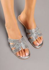 Srebrne Klapki na Płaskiej Podeszwie z Cyrkoniową Cholewką z Wycięciami Voelina. Szare klapki damskie Renee, bez wzorów, bez obcasa, na płaskiej podeszwie, bez zapięcia. Za 69.99 zł.