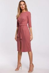 Sukienka dopasowana z rozcięciem i wiązaniem różowa bawełna. Czerwone sukienki damskie Sukienki.shop, do pracy, l, bez wzorów, z bawełny, biznesowe, bez kołnierzyka, bez ramiączek, dopasowane. Za 129.00 zł.