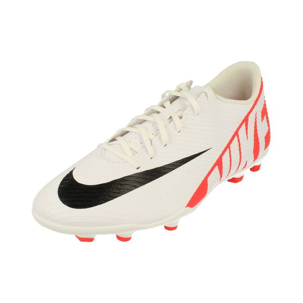 Korki Sportowe Męskie Nike Vapor 15 Club FG/MG. Białe buty sportowe męskie Nike, bez wzorów, bez zapięcia, do piłki nożnej. Za 228.80 zł.