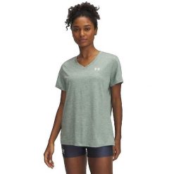 Koszulka Under Armour z szybkoschnącym materiałem. Zielone bluzki damskie Under Armour, bez wzorów, z poliesteru, sportowe, bez kołnierzyka, bez ramiączek. Za 119.99 zł.