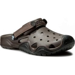 Klapki CROCS - Swiftwater Clog M 202251 Espresso/Black. Brązowe klapki męskie Crocs, bez wzorów, z tworzywa sztucznego, bez zapięcia. W wyprzedaży za 159.00 zł.