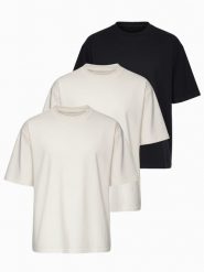 Zestaw bawełnianych koszulek męskich loose fit z okrągłym dekoltem - biała/biała/czarna V2 - Rozmiar: M. Czarne t-shirty męskie Ombre Clothing, m, bez wzorów, z bawełny, bez kołnierzyka, bez ramiączek. W wyprzedaży za 149.99 zł.