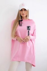 Bluza oversize z asymetrycznymi bokami jasno różowa. Czerwone bluzy damskie KESI, l, bez wzorów, z bawełny, bez ramiączek, bez kaptura. Za 209.11 zł.