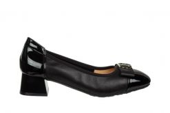 Półbuty Loretta Vitale W5308 Black, Czarny, Skóra naturalna - 40. Czarne półbuty damskie Loretta Vitale, bez wzorów, ze skóry, eleganckie, bez obcasa, bez zapięcia. W wyprzedaży za 206.10 zł.