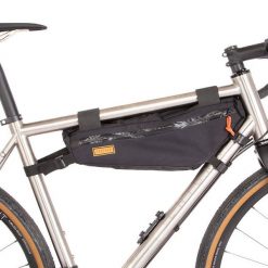Torba rowerowa Frame Bag Rozmiar M RESTRAP. Czarne torby podróżne damskie RESTRAP, bez wzorów, z gumy, duże. Za 473.35 zł.