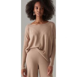 Kimonowy sweter - Beżowy. Brązowe swetry nierozpinane damskie Mohito, l, bez wzorów, bez kołnierzyka, bez ramiączek. Za 79.99 zł.