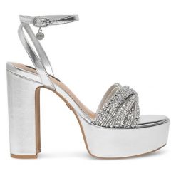 Sandały Nine West. Szare sandały damskie Nine West, bez wzorów, bez obcasa, na słupku, bez zapięcia. Za 155.99 zł.
