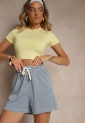 Jasnoniebieskie Szorty High Waist z Wiskozą o Klasycznym Kroju z Kieszeniami i Wiązaniem Raletta. Niebieskie szorty damskie Renee, bez wzorów, z wiskozy, eleganckie, z podwyższonym stanem. Za 69.99 zł.