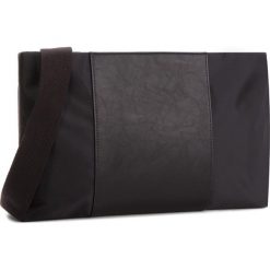 Torebka CLARKS - Tara Shine 261347180 Black. Czarne listonoszki damskie Clarks, bez wzorów, z materiału, bez dodatków. W wyprzedaży za 209.00 zł.