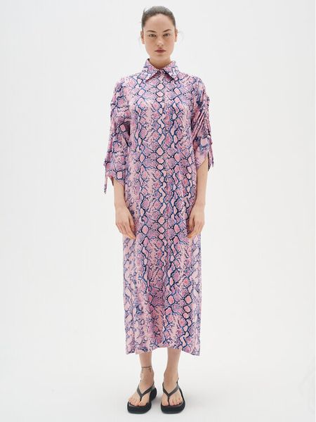 InWear Sukienka koszulowa Dwyn 301881 Różowy Loose Fit. Czerwone sukienki damskie InWear, bez wzorów, z wiskozy, bez kołnierzyka, bez ramiączek, koszulowe. Za 459.99 zł.