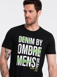 Męski bawełniany t-shirt z dużym napisem – czarny V2 OM-TSPT-0193 - XL. Czarne t-shirty męskie Ombre Clothing, l, bez wzorów, z bawełny, bez kołnierzyka, bez ramiączek. W wyprzedaży za 29.99 zł.