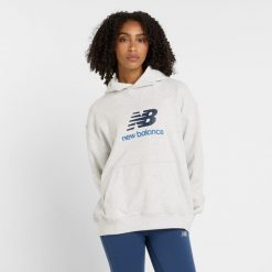 Bluza damska New Balance WT51501AHH – szara. Szare bluzy damskie New Balance, xs, bez wzorów, z bawełny, klasyczne, bez ramiączek, bez kaptura. Za 409.99 zł.