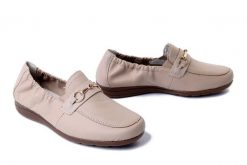 RIEKER L9354-60 beige, półbuty damskie. Brązowe półbuty damskie Rieker, bez wzorów, bez obcasa, bez zapięcia. Za 339.90 zł.