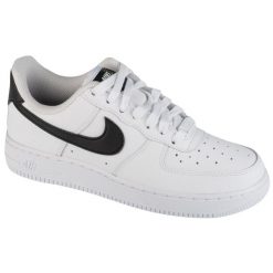 Buty sportowe Sneakersy damskie, Air Force 1 07. Białe obuwie sportowe damskie Nike, bez wzorów, bez zapięcia, trekkingowe, Nike Air Force. Za 519.99 zł.