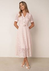 Różowa Koronkowa Sukienka z Bawełny i Wiskozy o Koszulowym Kroju z Paskiem Sansalone. Czerwone sukienki damskie Born2be, na co dzień, m, bez wzorów, z bawełny, eleganckie, bez kołnierzyka, bez ramiączek, midi, koszulowe. Za 299.99 zł.