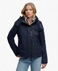 Superdry Kurtka z kapturem Microfibre Arctic Windcheater – DWR. Niebieskie kurtki męskie Superdry, bez wzorów, z elastanu, z kapturem. Za 373.50 zł.