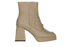 Botki Bayla-159 4493 001-F Beż Lico 159086, Skóra naturalna - 37. Brązowe botki damskie Bayla, z aplikacjami, ze skóry, eleganckie, bez obcasa, na platformie, bez zapięcia. W wyprzedaży za 299.00 zł.