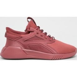 Reebok - Buty Freestyle Motion Lo. Czerwone obuwie sportowe damskie Reebok, bez wzorów, z materiału, bez zapięcia. Za 299.90 zł.