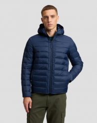 KURTKA PRZEJŚCIOWA MĘSKA LEE PUFFER JACKET RIVET NAVY 112386311. Niebieskie kurtki męskie Lee, m, bez wzorów, bez kaptura. Za 329.99 zł.
