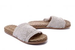 ARTIKER RELAKS 52C1153 beżowy, klapki damskie. Brązowe klapki damskie Artiker Relaks, na lato, bez wzorów, bez obcasa, bez zapięcia. Za 94.99 zł.