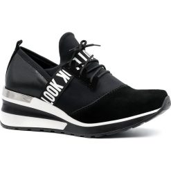 Czarne skórzane buty sportowe z napisem look 906. Czarne obuwie sportowe damskie Neścior, bez wzorów, z materiału, bez zapięcia. W wyprzedaży za 239.00 zł.