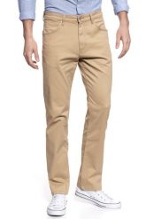 WRANGLER ARIZONA SAND W12OW358N 112126483. Spodnie materiałowe męskie Wrangler, bez wzorów, z materiału. Za 209.99 zł.