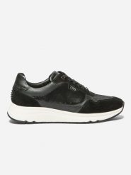 Damskie skórzane buty sportowe TBS Blondie. Czarne obuwie trekkingowe damskie TBS, z gumy, bez zapięcia. Za 319.00 zł.