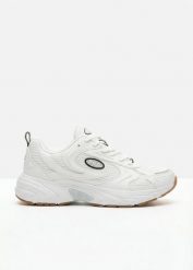 Sneakersy chunky marki Fila na lekkiej podeszwie. Białe obuwie sportowe damskie bonprix, bez wzorów, bez zapięcia. Za 149.99 zł.