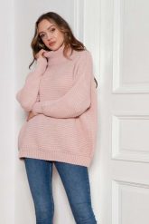 Oversizowy Sweter z Luźnym Golfem - Różowy. Czerwone swetry nierozpinane damskie Lanti, uniwersalny, bez wzorów, z materiału, bez kołnierzyka, bez ramiączek. Za 249.90 zł.