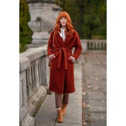 Jasnobrązowy Płaszcz Sherwood. Płaszcze damskie Born2be, l, bez wzorów, z materiału, bez kołnierzyka, bez kaptura. Za 229.99 zł.