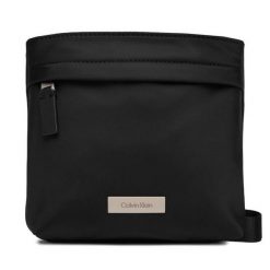 Saszetka Calvin Klein. Czarne saszetki i nerki męskie Calvin Klein, bez wzorów. Za 329.99 zł.