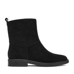Botki Lasocki. Czarne botki damskie Lasocki, bez wzorów, bez obcasa, na płaskiej podeszwie, bez zapięcia. Za 269.99 zł.