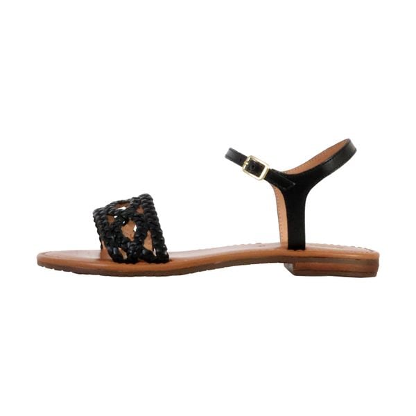 Sandały GEOX D SOZY S A - GOAT LEA Czarny. Czarne sandały damskie Geox, bez wzorów, ze skóry, bez obcasa, bez zapięcia. W wyprzedaży za 321.30 zł.