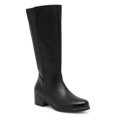 Kozaki Go Soft. Czarne kozaki damskie GO SOFT, bez wzorów, bez obcasa, na słupku, bez zapięcia. Za 369.99 zł.
