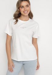 Biały T-shirt z Bawełny Ozdobiony Napisem Marivorra. Białe t-shirty damskie Born2be, m, bez wzorów, z bawełny, klasyczne, bez kołnierzyka, bez ramiączek. Za 29.99 zł.