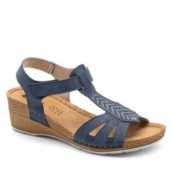 Sandały Inblu. Niebieskie sandały damskie Inblu, bez wzorów, bez obcasa, na koturnie, bez zapięcia. Za 73.99 zł.