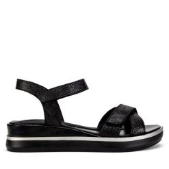 Sandały Lasocki. Czarne sandały damskie Lasocki, bez wzorów, bez obcasa, na płaskiej podeszwie, bez zapięcia. Za 169.99 zł.