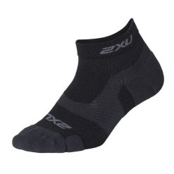 Skarpety sportowe 2XU Vectr Lght Cush 1/4 Crew. Czarne skarpetki damskie 2XU, bez wzorów. Za 95.90 zł.