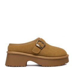 Klapki JENNY. Brązowe klapki damskie Jenny, bez wzorów, bez obcasa, bez zapięcia. Za 149.99 zł.